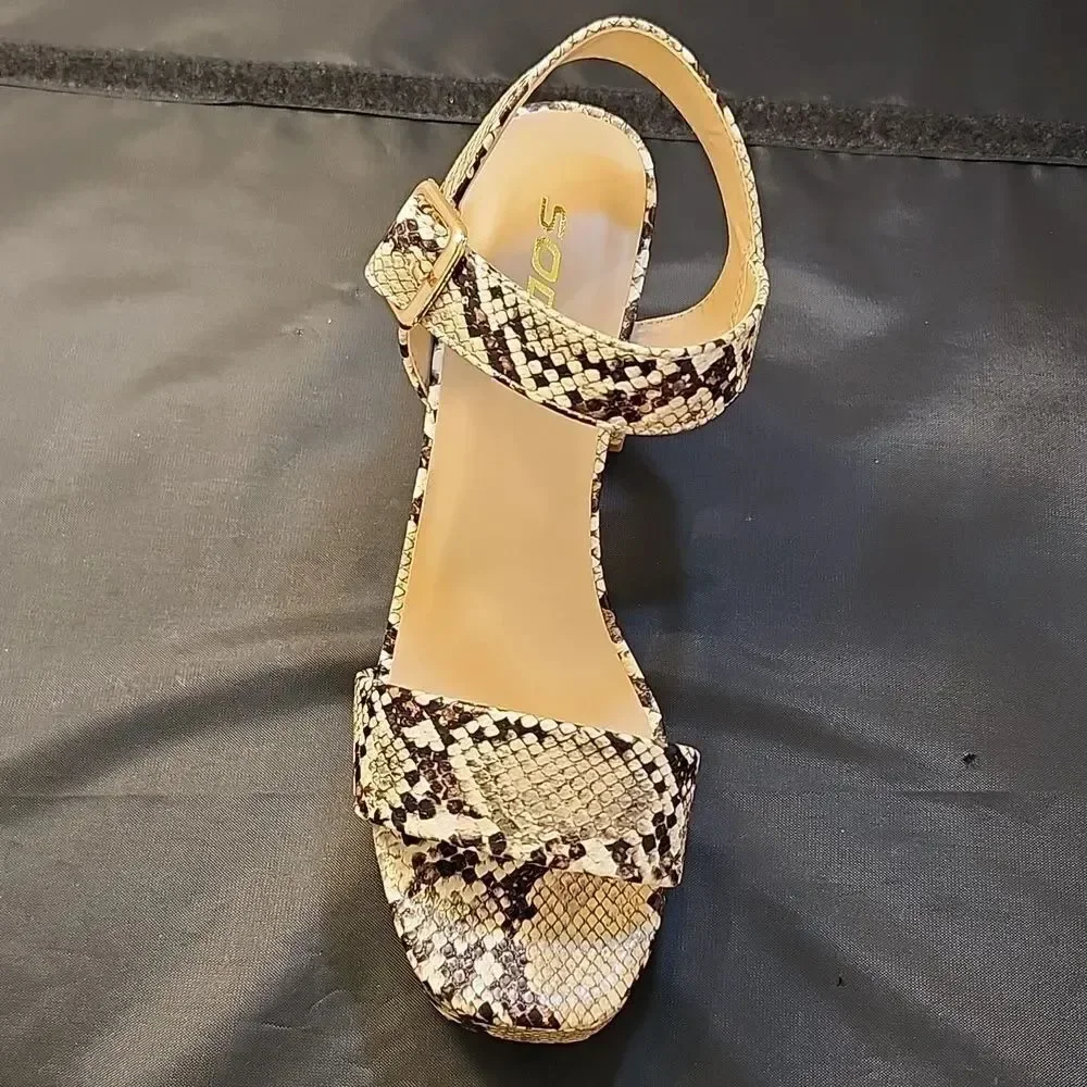 BRAND NEW SODA MACEY PYTON SLADIES WOMEN'S BLOCK HEEL SANDALS G1